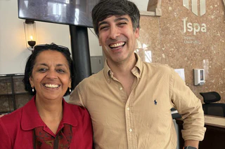 Rajita Sinha e Jorge Martins no átrio do ISPA